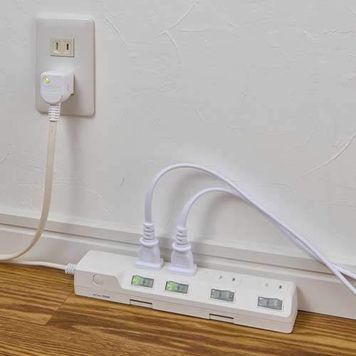 朝日電器 耐雷SW付タップ 4個口 2m WLK-42S(W) 4901087225750