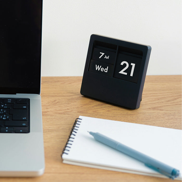 Carl/PC-100-K_Panel Calendar Daily Perpetual Calendar Black/4971760100681