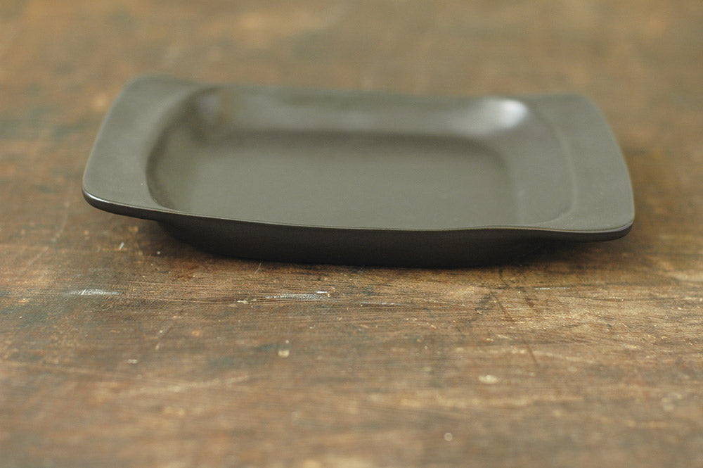 倉敷意匠 井山三希子「YASUMI」 手付きプレートL(黒) 96103-02