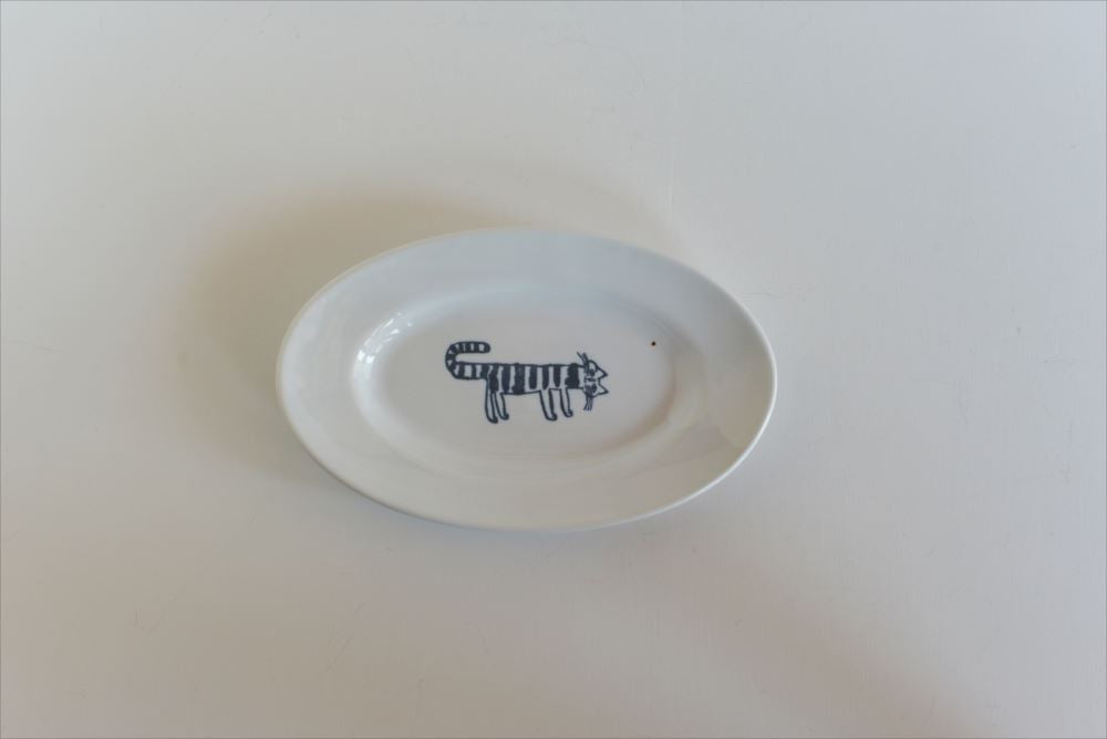 Kurashiki Design Tiger Cat Bonbon Cat Oval Plate (Besar)